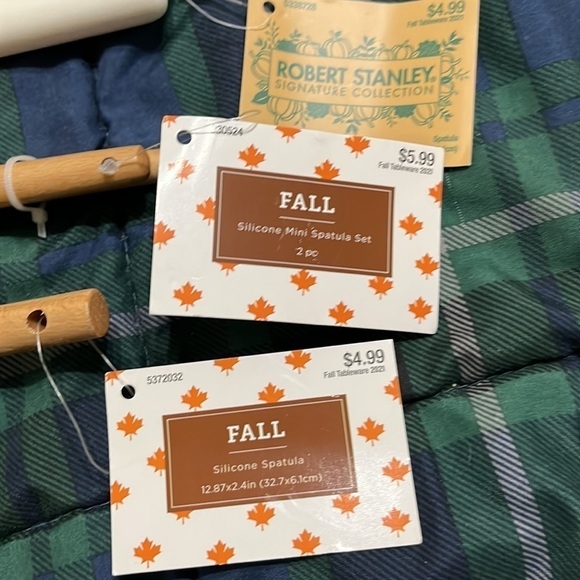 Fall themed utensils. NEW - Picture 3 of 3